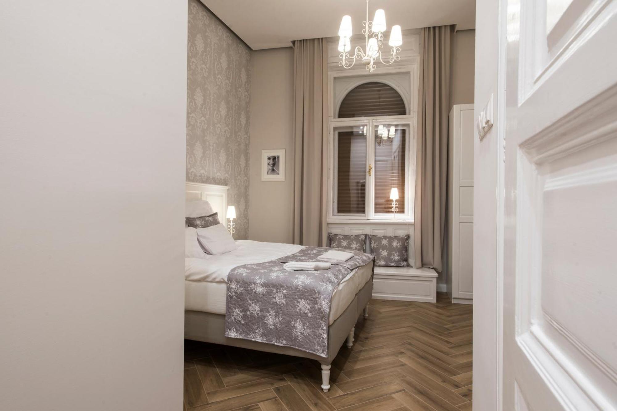 Serenity Boutique Будапеща Екстериор снимка