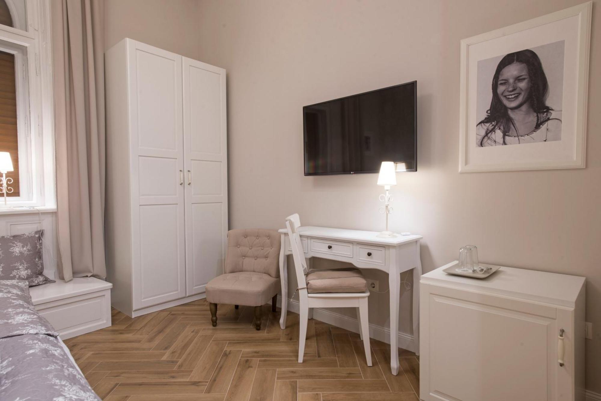 Serenity Boutique Будапеща Екстериор снимка